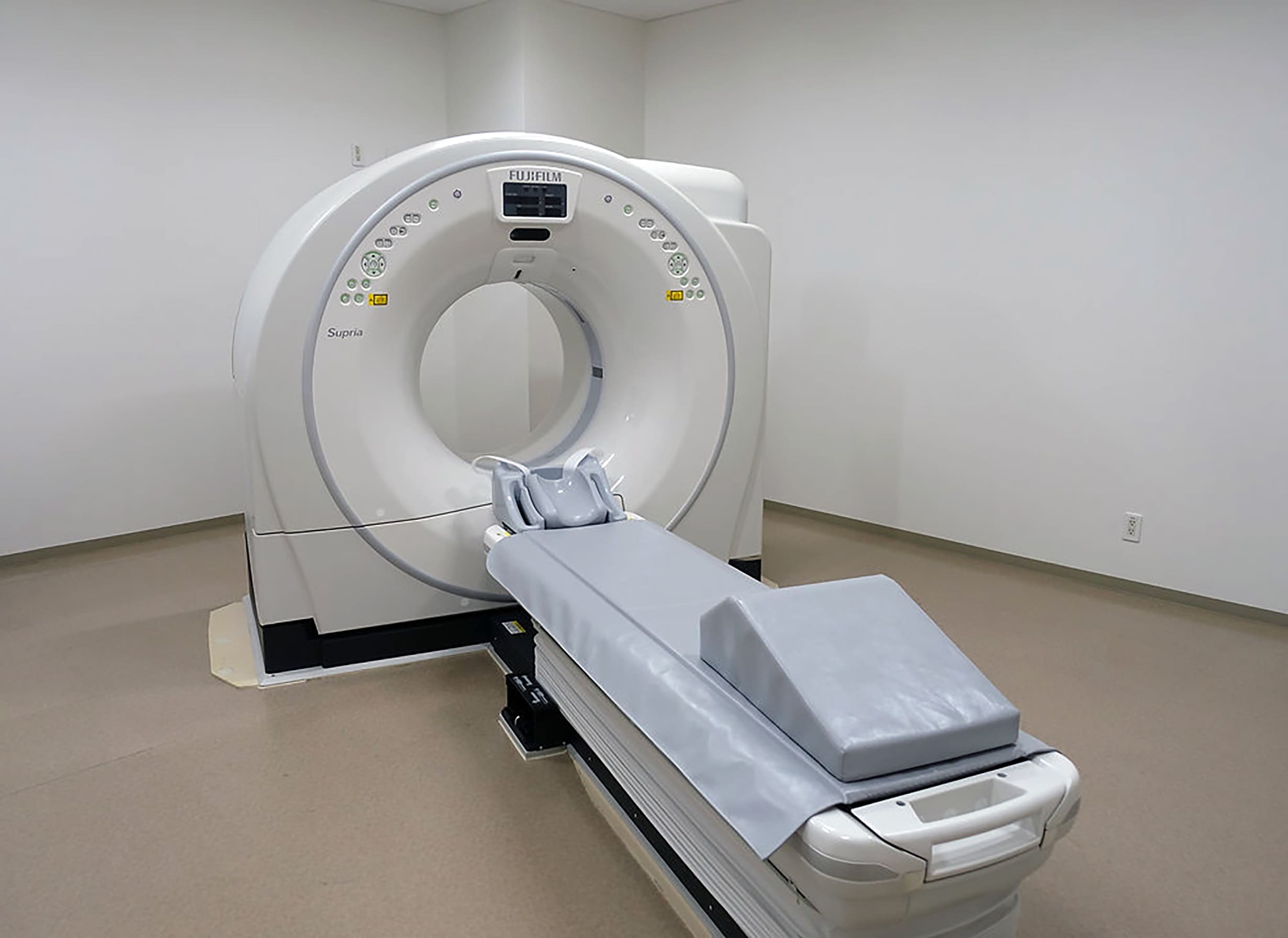 Tomógrafo Hitachi Supria